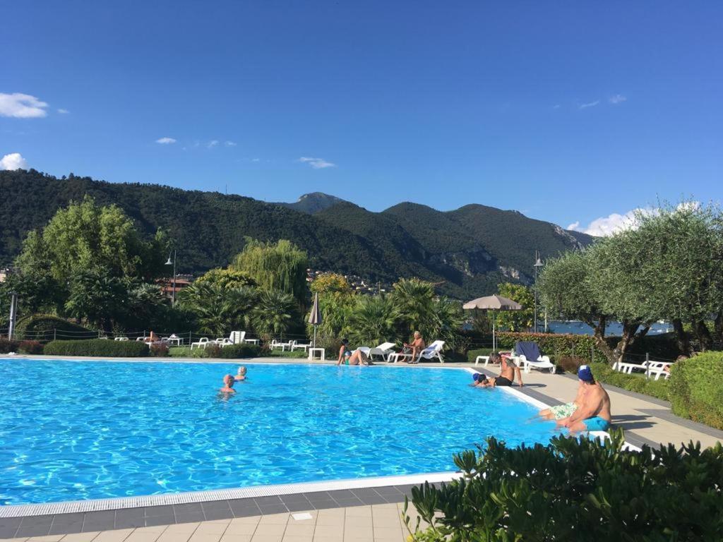 Appartamento Luisa Al Lago D'Iseo Паратико Экстерьер фото